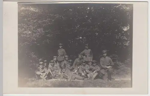 (50010) Foto AK Soldaten im Felde, 1914-18