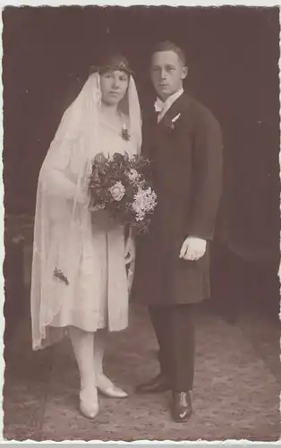 (36685) Foto AK Hochzeitspaar, Fotograf Hof a.d. Saale, vor 1945