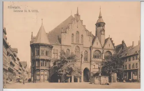 (101107) AK Hildesheim, Rathaus mit Brunnen 1911