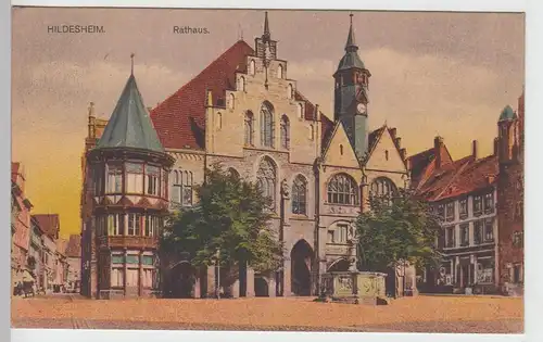 (101106) AK Hildesheim, Rathaus mit Brunnen, vor 1945