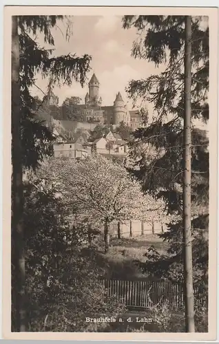(75723) Foto AK Braunfels, Blick zum Schloss 1954