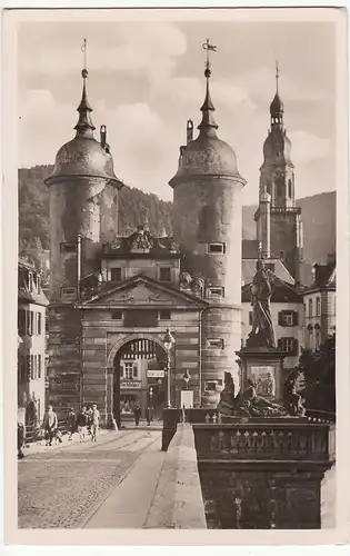 (109746) Foto AK Heidelberg, Brückentor, Karl Theodor Brücke 1939