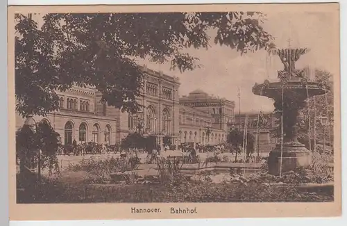 (95099) AK Hannover, Hauptbahnhof, Brunnen, vor 1945