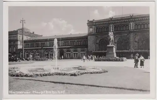 (114450) Foto AK Hannover, Hauptbahnhof, Denkmal, vor 1945