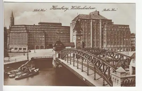 (110602) Foto AK Hamburg, Wolkenkratzer Chilehaus u. Ballinhaus um 1920