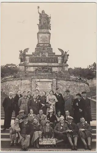 (108994) Foto AK Nationaldenkmal Niederwald, Rüdesheim am Rhein, Gruppenfoto 193