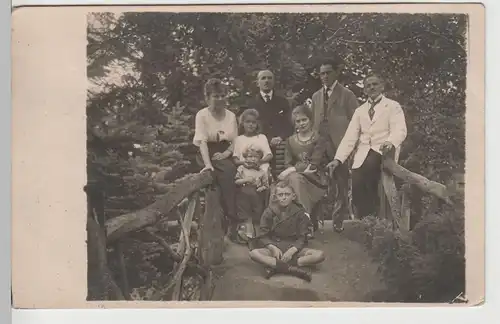 (81372) orig. Foto Harznau, Harzkau?, Personen auf Brücke, 1920