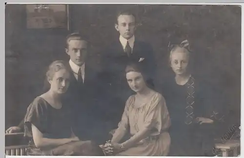 (50474) Foto AK Familie, Erinnerungsfoto, Fotograf Hersfeld 1922