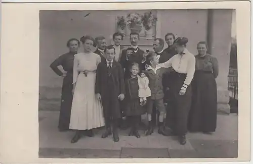 (39688) Foto AK privates Familienfoto, gelaufen aus Radebeul 1916