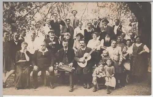 (23096) Foto AK Gruppe mit Gitarre, Zither u. Bierhumpen 1926