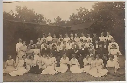 (19803) Foto AK Gruppenbild Frauen mit einigen Herren, vor 1945