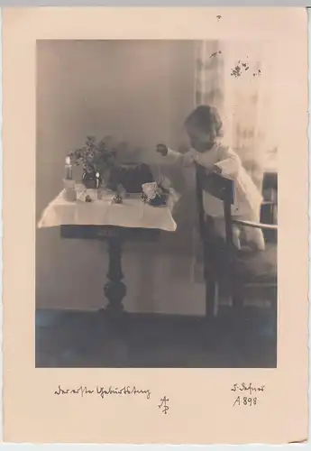 (51931) Foto AK Der erste Geburtstag, Kind mit Geburtstagstisch, 1940