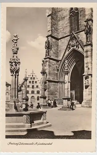 (20698) Foto AK Freiburg im Breisgau, Münster, Portal, vor 1945