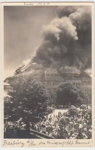 (111872) Foto AK Freiburg, Breisgau, Brand der Universität 1934