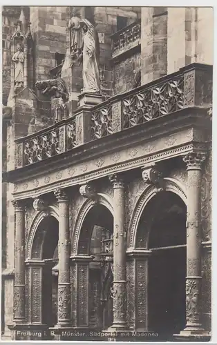 (110325) Foto AK Freiburg i.Br., Münster, Südportal mit Madonna, 1920er