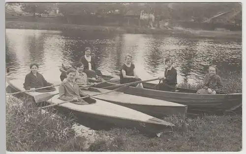 (82962) orig. Foto junge Damen in Ruderbooten, Namen a. Rücks. 1929