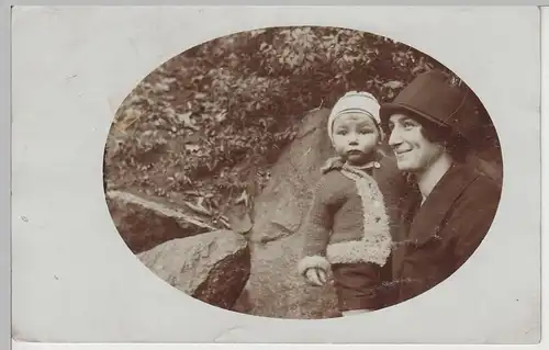 (73851) orig. Foto junge Frau mit kleinem Jungen, vor 1945