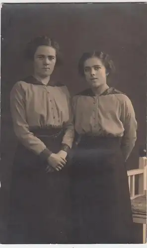 (50494) Foto AK Portrait zwei junge Damen, Fotograf Rheydt, vor 1945