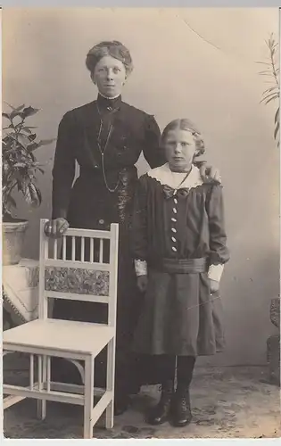 (46325) orig. Foto Kabinettfoto Frau mit Mädchen, vor 1945