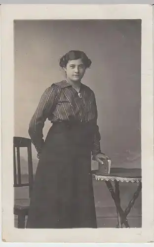 (38450) orig. Foto junge Frau Kabinettfoto, vor 1945