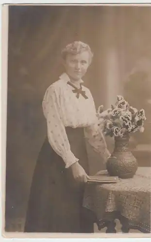 (36670) Foto AK junge Frau Kabinettfoto 1920/30er