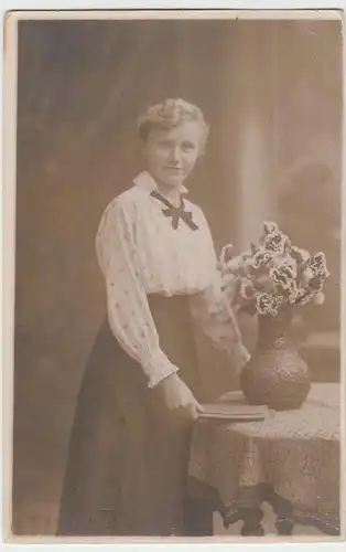 (36660) orig. Foto Kabinettfoto junge Frau, Fotograf Leipzig, um 1920