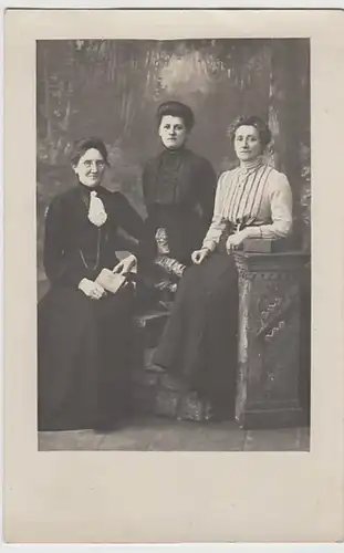 (27964) Foto AK 3 Damen, Kabinettfoto um 1910