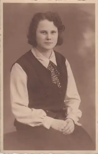 (242) Foto AK junge Frau, Porträt 1920-50er