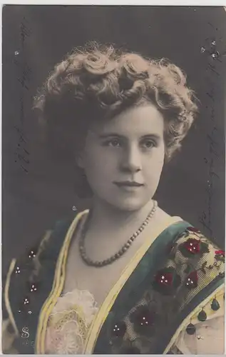 (114201) Foto AK Porträt junge Frau coloriert 1908