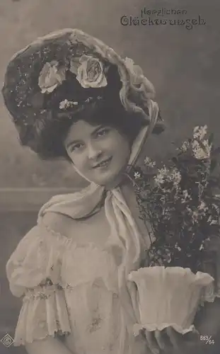 (108211) Foto AK Herzlichen Glückwunsch, Dame mit großem Hut, 1909