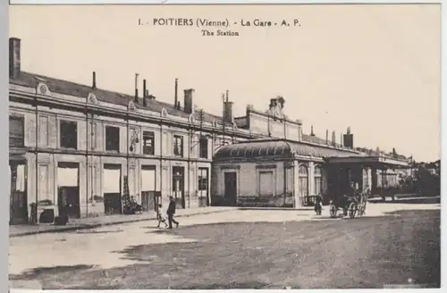 (7585) AK Poitiers, Bahnhof, vor 1945