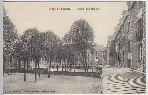 (7550) AK Poitiers, Lyzeum, Schulhof, vor 1945