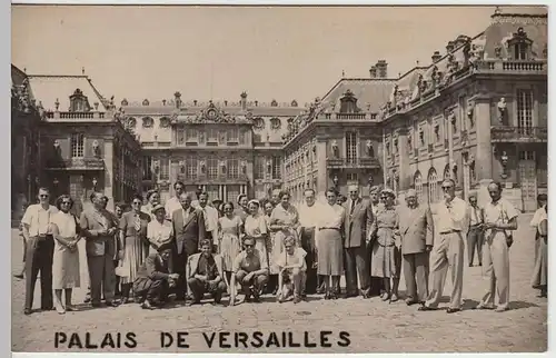 (38142) Foto AK Schloss Versailles, Gruppenfoto