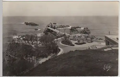 (19818) Foto AK Biarritz, Rocher de la Vierge, Monument aux Morts, v. 1945