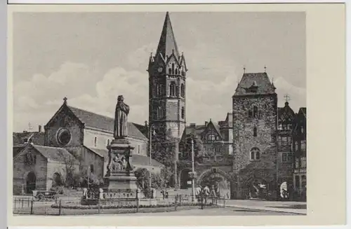 (5888) AK Eisenach, Karlsplatz, Lutherdenkmal, Nikolaikirche, 1940er