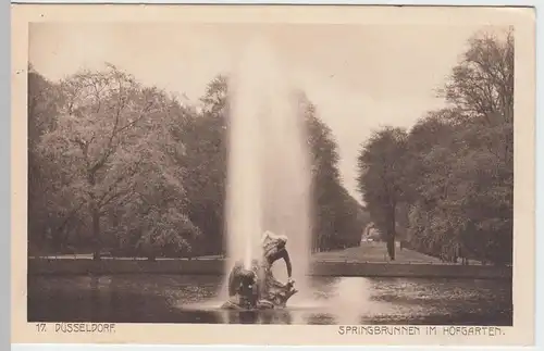 (47530) AK Düsseldorf, Hofgarten, Runder Weiher, Springbrunnen 1911