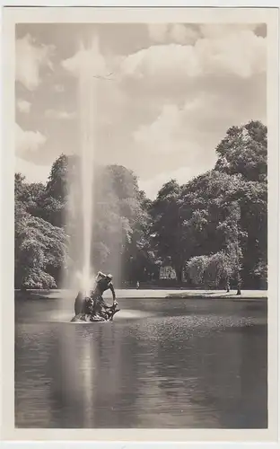 (104975) Foto AK Düsseldorf, Runder Weiher im Hofgarten, vor 1945