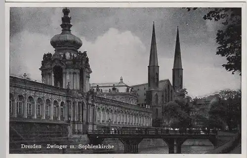 (88703) AK Dresden, Zwinger mit Sophienkirche, vor 1945