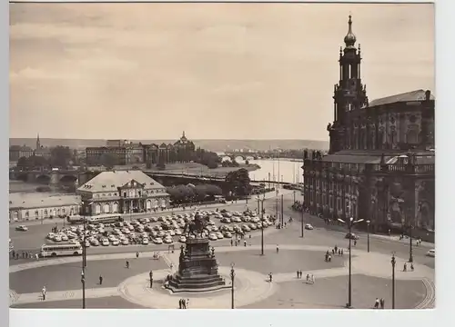 (86949) Foto AK Dresden, Theaterplatz mit Kath. Hofkirche 1966