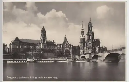 (56101) Foto AK Dresden, Ständehaus, Schloss u. Kath. Hofkirche 1932