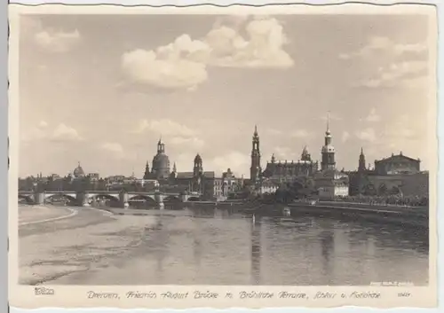 (5054) Foto AK Dresden, Panorama mit Friedrich August Brücke, vor 1945