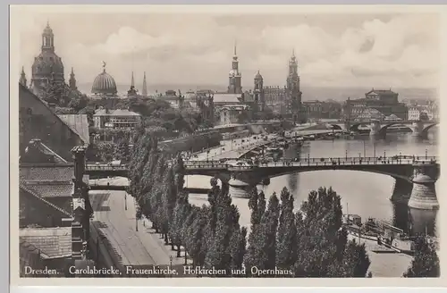 (101747) Foto AK Dresden, Carolabrücke, Frauenkirche, Hofkirchen u. Opernhaus, v