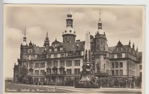 (101743) Foto AK Dresden, Schloss mit Wettin-Obelisk, vor 1945