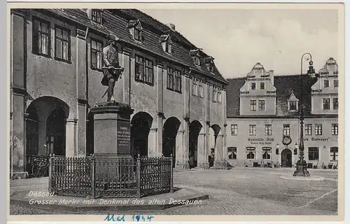 (49748) AK Dessau, Großer Markt m. Denkmal d. alten Dessauer, 1934
