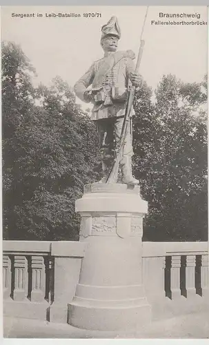 (73356) AK Braunschweig, Fallersleberthorbrücke, Sergeant im Leib-Bataillon