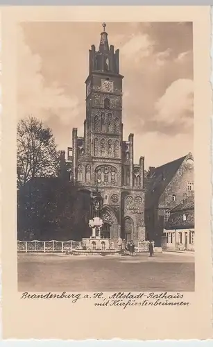 (53142) Foto AK Brandenburg an der Havel, Rathaus m. Kurfürstenbrunnen, vor 1945