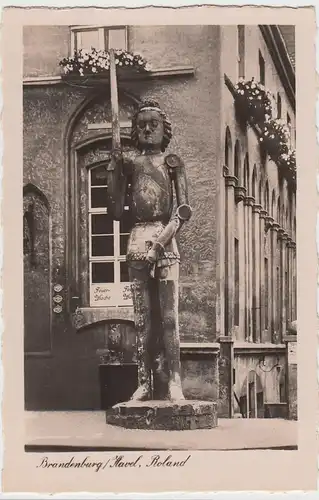 (103709) Foto AK Brandenburg, Havel, Roland am Neustädtischen Rathaus, vor 1945