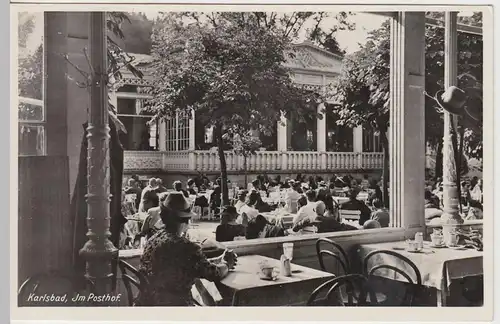 (49335) Foto AK Karlsbad (Karlovy Vary), Im Posthof, vor 1945