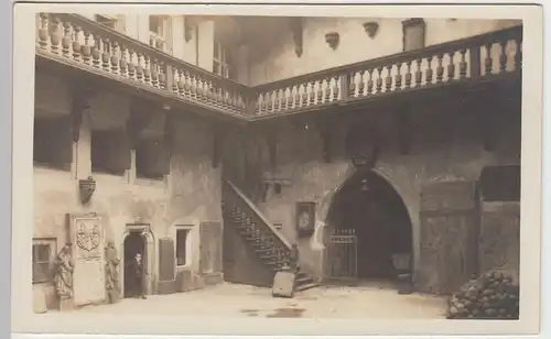 (44160) Foto AK Eger (Cheb), Stadthaushof (Wallensteinhaus), vor 1945