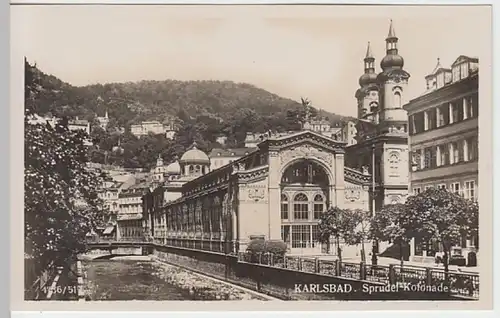 (21354) Foto AK Karlsbad, Karlovy Vary, Sprudelkolonnade, um 1928